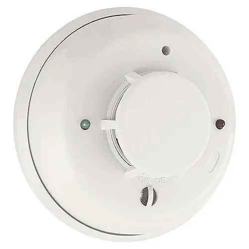System Sensor 4WITAR-B Photoelectric i3 Smoke Detector with Isolated Thermal Sensor,  4-Wire, Built-in Sounder, Form C Relay
