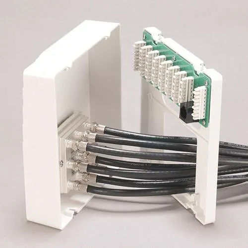 DataComm 70-0050 Home Command Center, RJ45 Test-Port, 1-Video Input, 8-Video Output