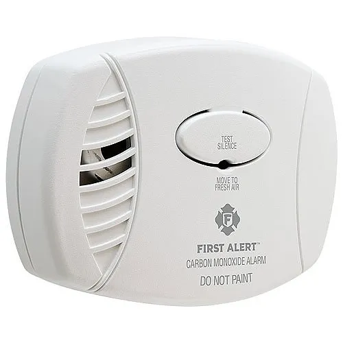 BRK CO605B Plug-In Carbon Monoxide Detector with Battery Backup