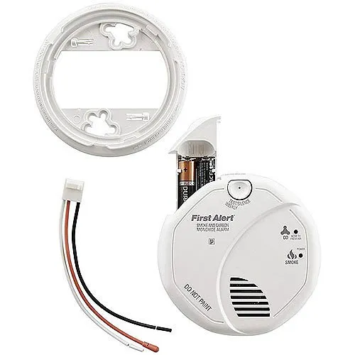 BRK SC7010B 120V AC Hardwired Combination Smoke and Carbon Monoxide Detector